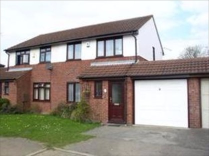 3 Bed Semi-Detached House, Hepleswell, MK8