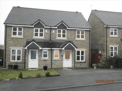 3 Bed Semi-Detached House, Summerley Court, BD10
