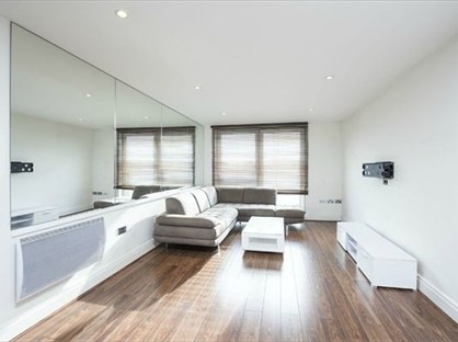 2 Bed Flat, Smugglers Way, SW18