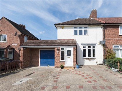 3 Bed End Terrace, Boxoll Road, RM9