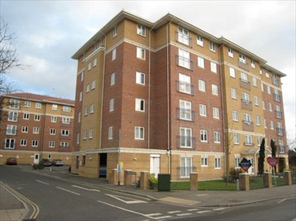 2 Bed Flat, Farnborough Road, GU14