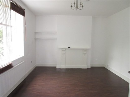 Studio Flat, Hillmarton Road, N7