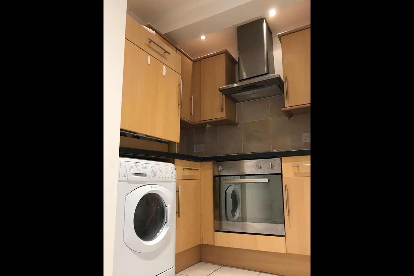 London - Studio Flat, London, NW4 - To Rent Now for £1,150.00 p/m