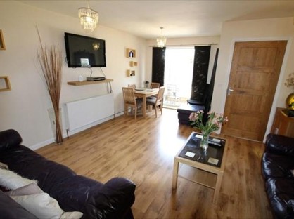 2 Bed Flat, Mulberry Crescent, UB7