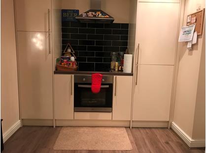 2 Bed Flat, Town Street, LS12