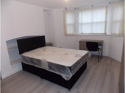 Room in a Shared House, Hadassah Grove, L17