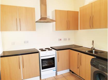 3 Bed Flat, Manchester Old Road, M24