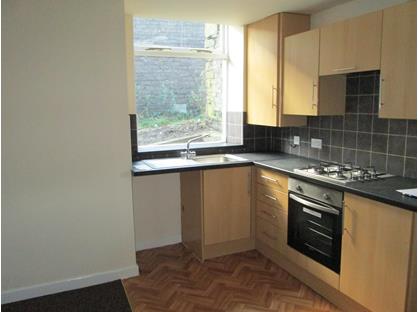 2 Bed Flat, Carr House Road, HX3