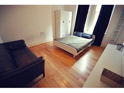 1 Bed Flat, Manette Street, W1D