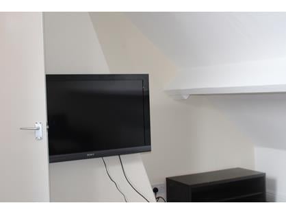 Room in a Shared Flat, Tong Street, BD4