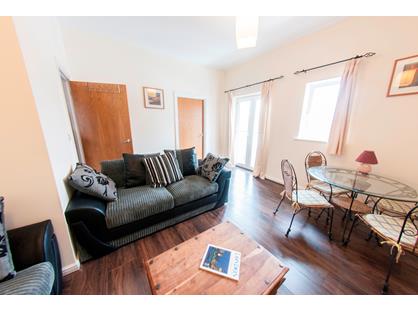 2 Bed Flat, Manchester Court, E16