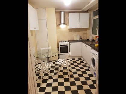 Room in a Shared Flat, Halyard House, E14