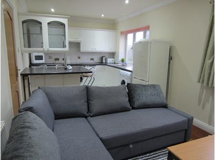 2 Bed Flat, Park Avenue, LS8