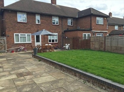 3 Bed Semi-Detached House, Hazel Avenue, UB7