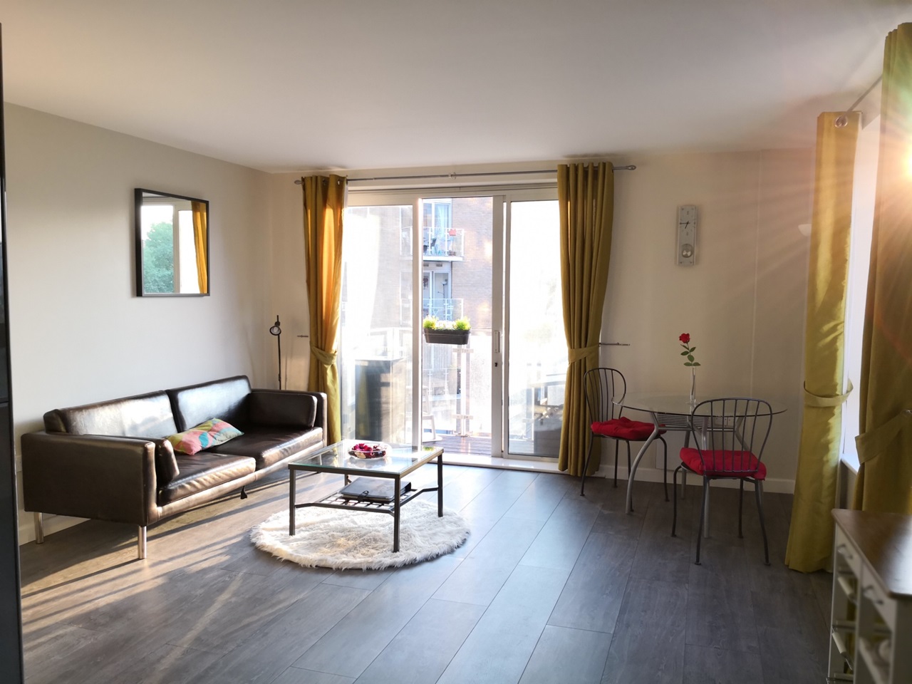 1 Bed Flat, Adriatic Building, E14 photo 5