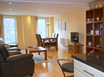 2 Bed Flat, Wellington Road, M20