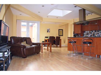 2 Bed Flat, Wellington Road, M20