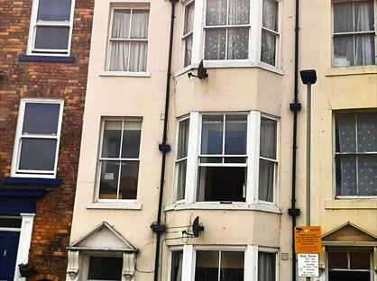 1 Bed Flat, New Queen Street, YO12