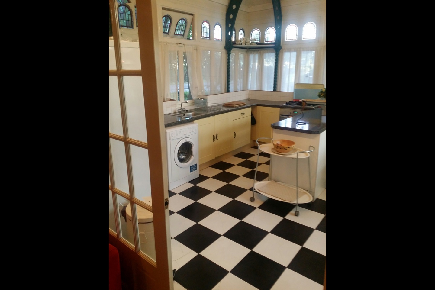 2 Bed Flat, Granville Road, LE1 photo 4
