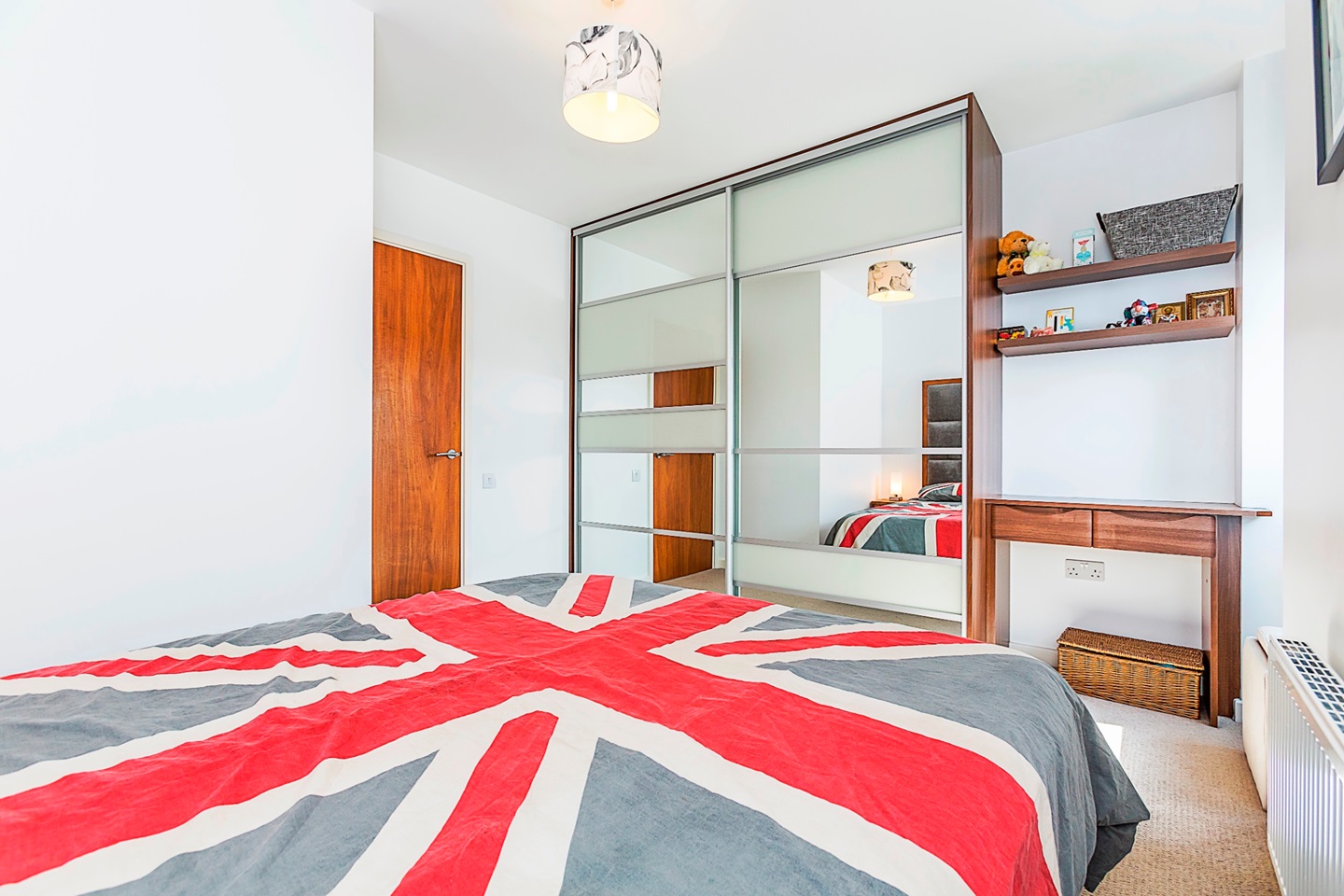 Additional image 5 of 1 Bed Flat, St. John's Hill, SW11, N1 7GU