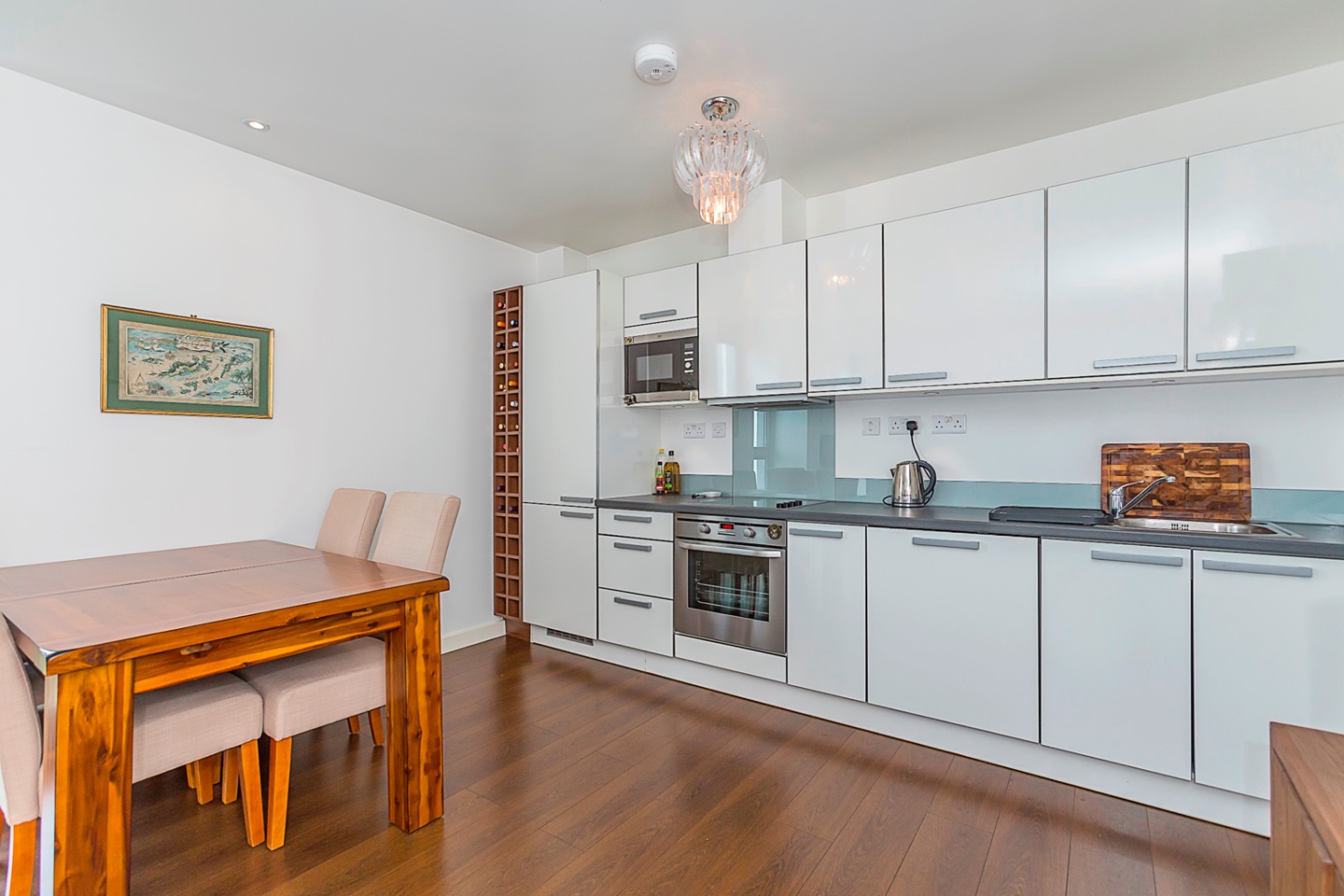 Additional image 2 of 1 Bed Flat, St. John's Hill, SW11, N1 7GU