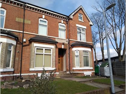 2 Bed Flat, Wellington Street West, M7