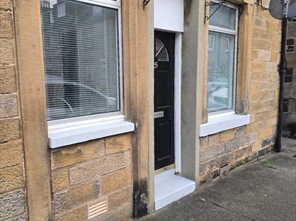 1 Bed Flat, Lintburn Street, TD1