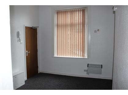 Bedsit, Tong Street, BD4