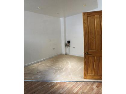 Bedsit, Southgate, WF13