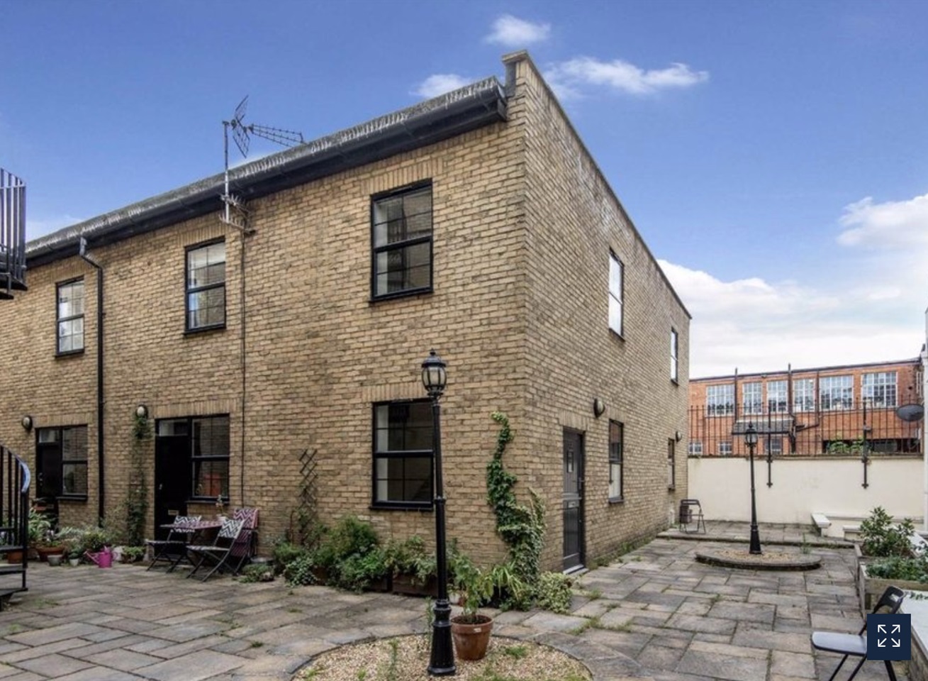 2 Bed Terraced House, Shore Road, E9 photo 5