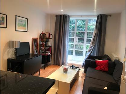 2 Bed Flat, Shepherds Bush Road, W6