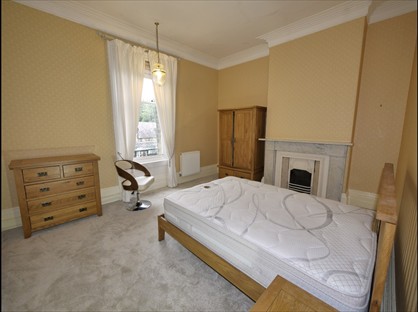 3 Bed Flat, North Hill Road, LS6