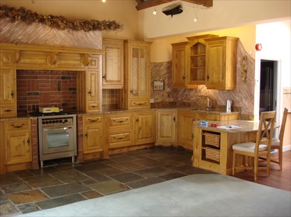 2 Bed Bungalow, Wood Street, SN11