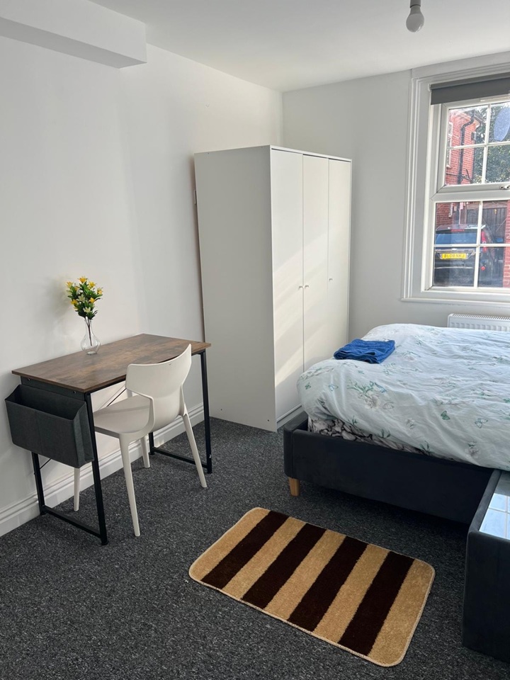 Additional image 12 of Room in a Shared House, Wilson Road, RG30, N1 7GU