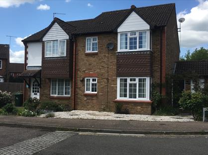 1 Bed End Terrace, Billinton Drive, RH10