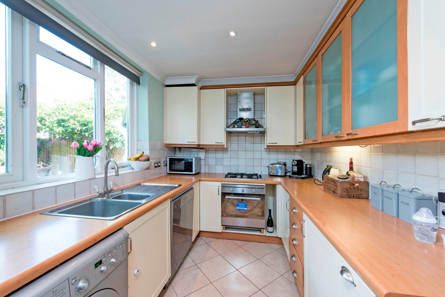 2 Bed Flat, Mandalay Road, SW4 photo 3