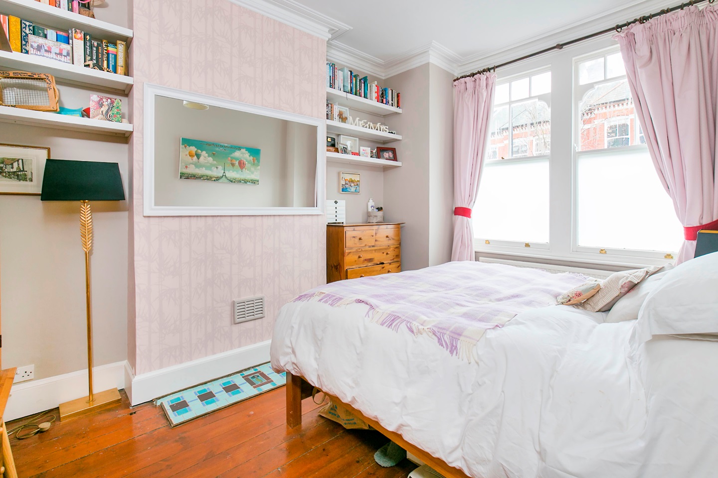 2 Bed Flat, Mandalay Road, SW4