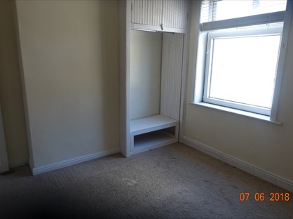 2 Bed Terraced House, Oak Street, BB8