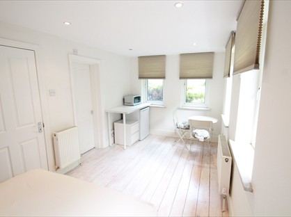Studio Flat, Hale Lane, NW7