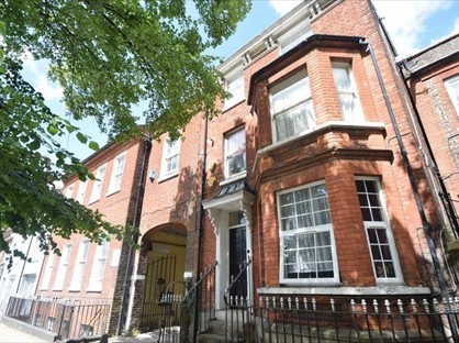 1 Bed Flat, High Street South, LU6