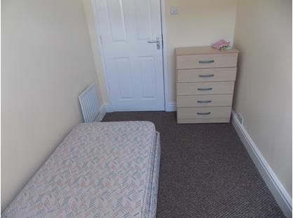 Room in a Shared House, Chorley Road, M27