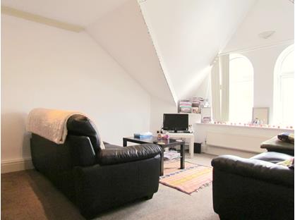 2 Bed Flat, Burton House, M20