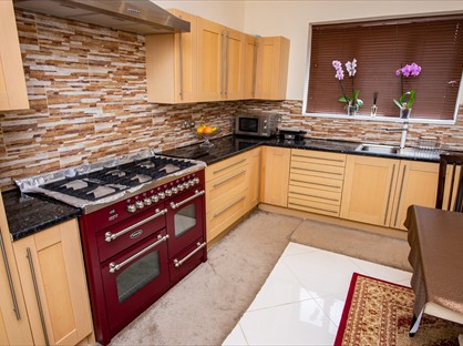 4 Bed Detached House, Spa Wood Top, HD4