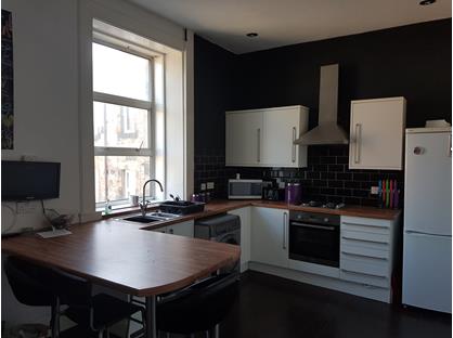 2 Bed Flat, Manse Place, FK1