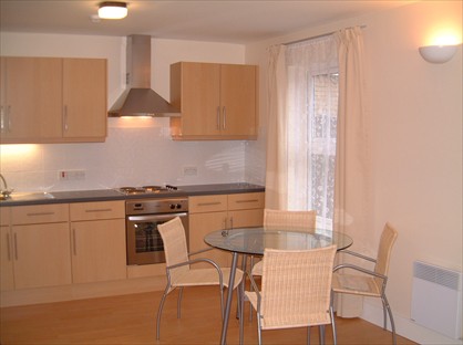 1 Bed Flat, Selsdon Road, CR2