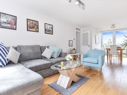 2 Bed Flat, Westleigh Avenue, SW15