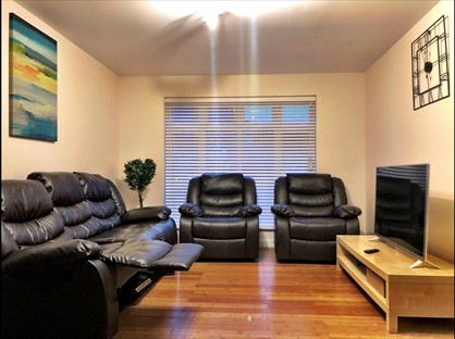 2 Bed Flat, Jarman Court, GU21