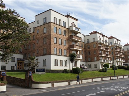 2 Bed Flat, San Remo Towers, BH5