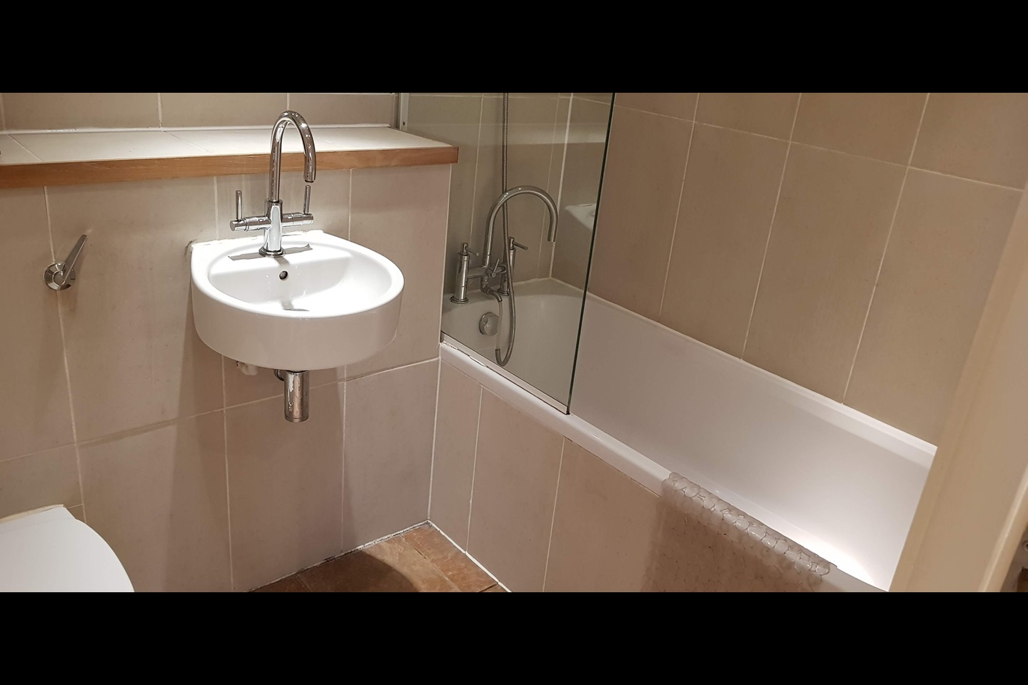 1 Bed Flat, St. Martins Gate, B2 photo 4