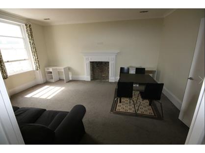 2 Bed Flat, St Georges Square, SW1V